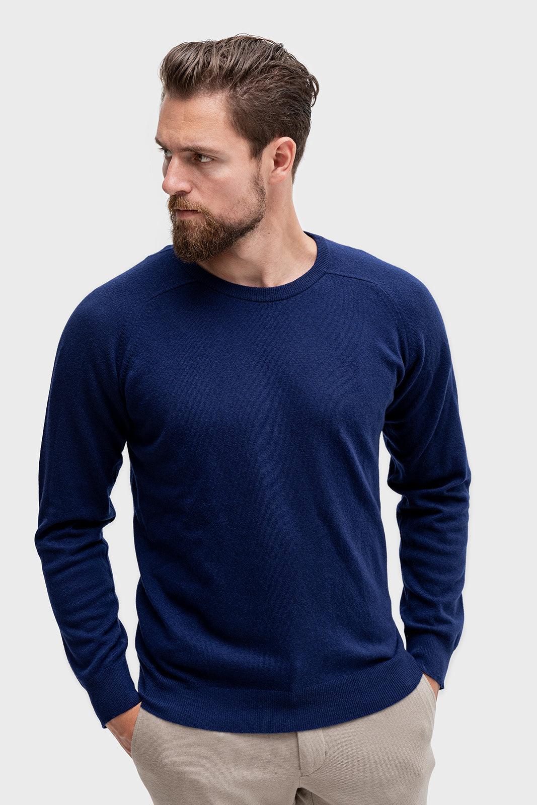 Pull à col rond en pure laine d'agneau, bleu marine